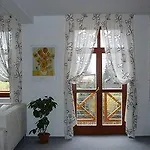 Red Deer Hotel 3*