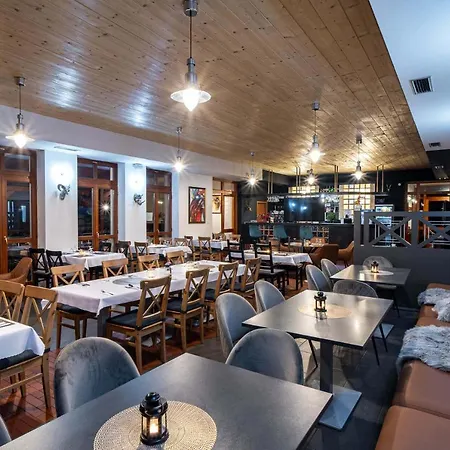 Red Deer Hotel Brezno