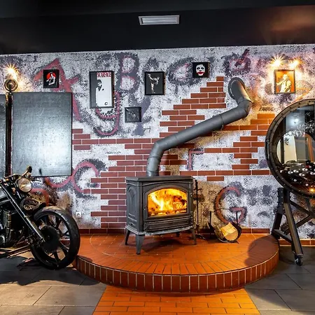 Red Deer Hotel Brezno