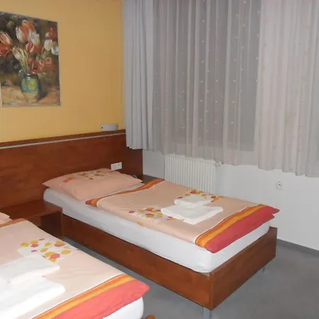 Red Deer 3* Brezno