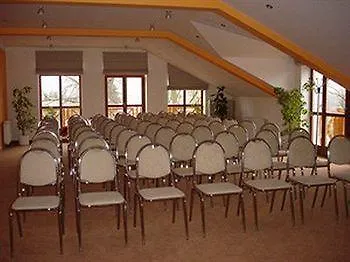 Red Deer Hotel 3*