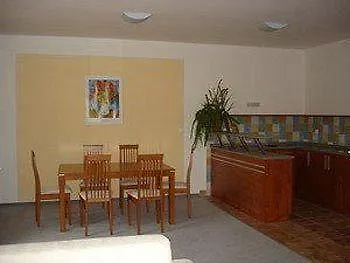 Red Deer Hotel 3*